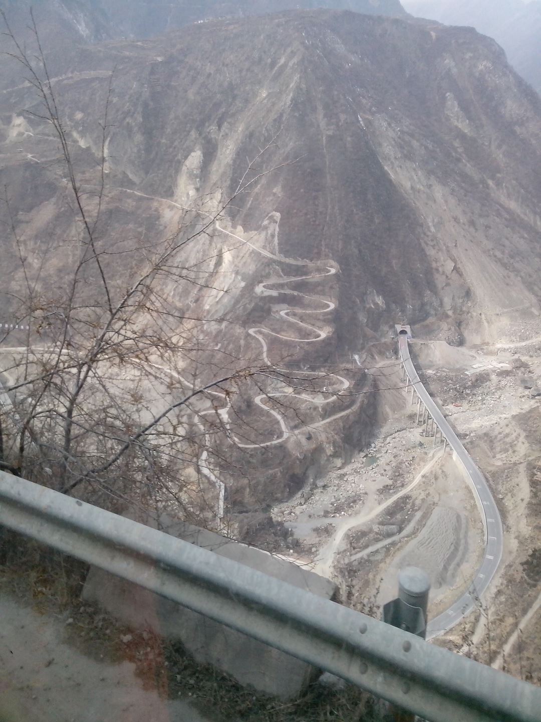 这是要经过的盘山路D5-20.jpg